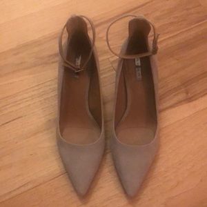 Tahari Heels